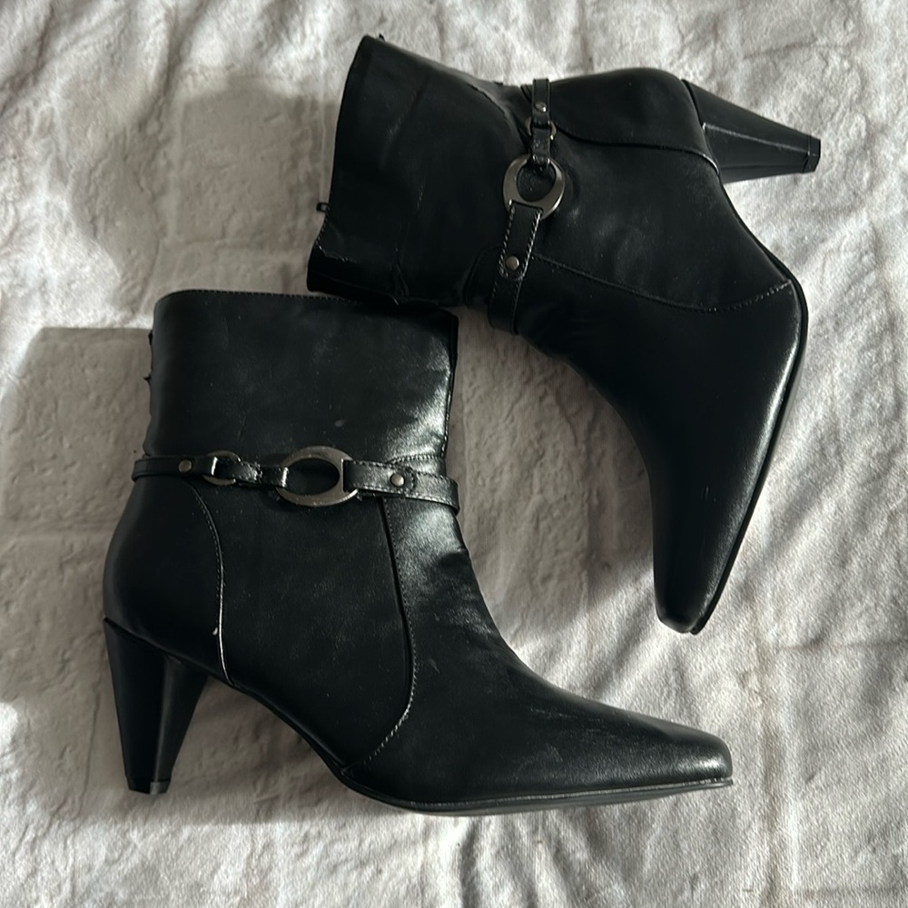 Boston Design Studios Black Womens Booties Size 9.5